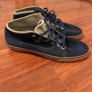 Retro DC women's Skate shoes (blue size 7.5)